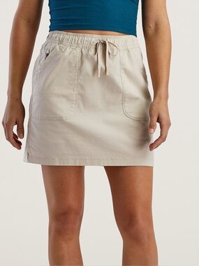 Title Nine Scout Ripstop Athletic Skort Beige Outdoor Hiking Athleisure Sz M